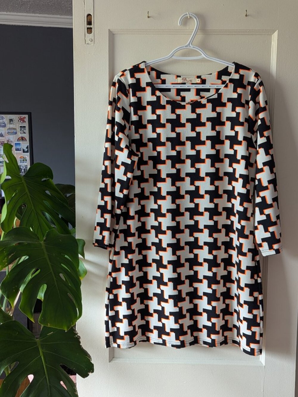 3/4 sleeve Mod Inspired Houndstooth Minidress